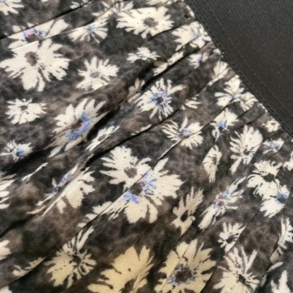 Mini Skirt Flowers Large American Eagle Outfitters